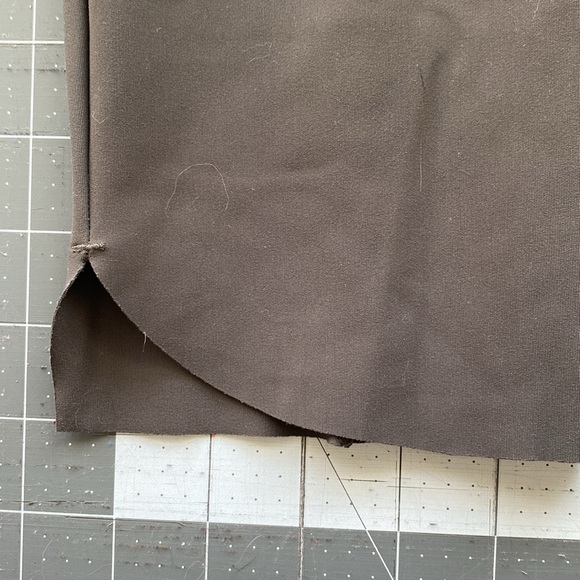 Athleta Olive Green Stellar Crop Pants Size Medium - Picture 7 of 10